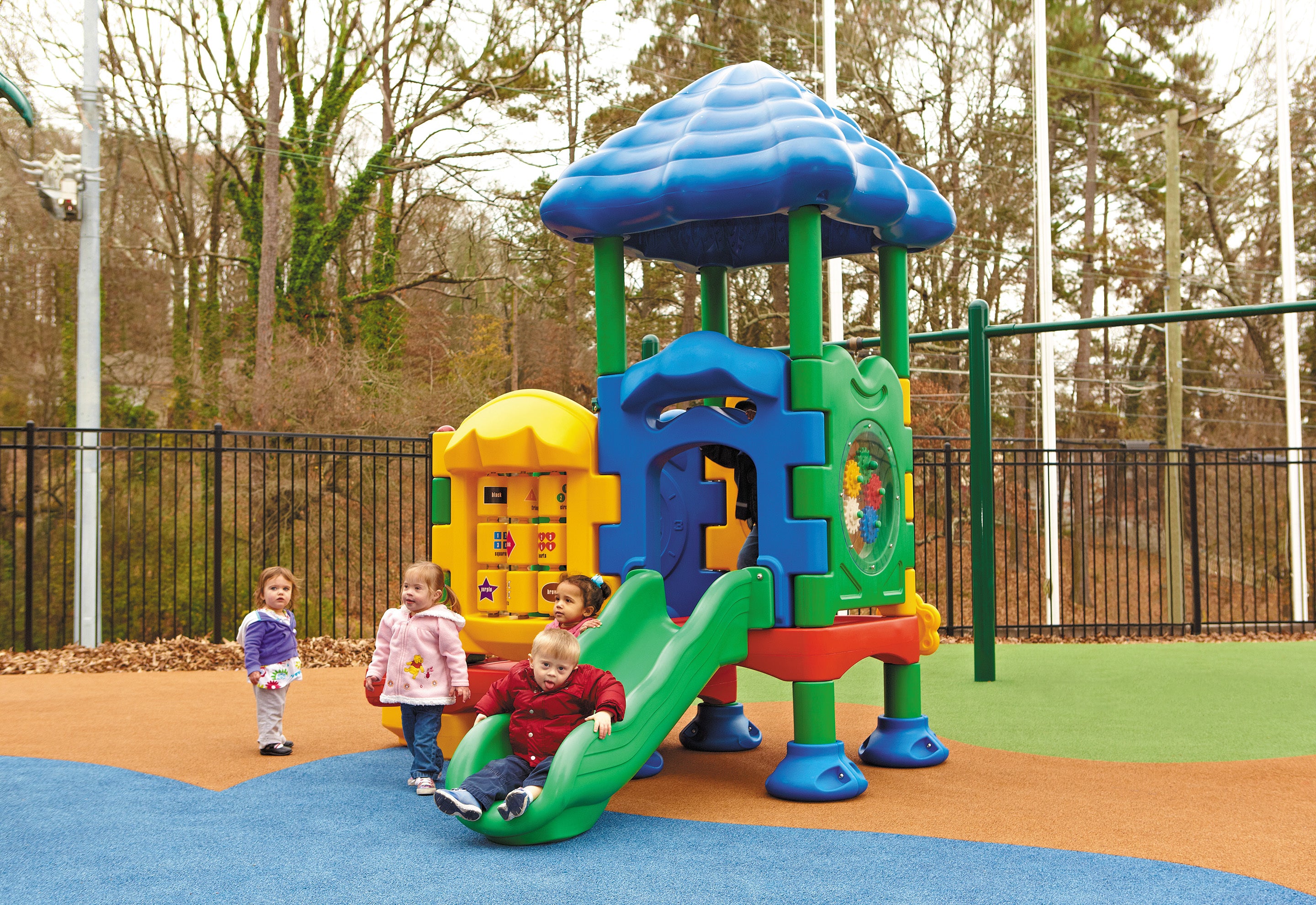 ultraPLAY Discovery Center Seedling with Roof