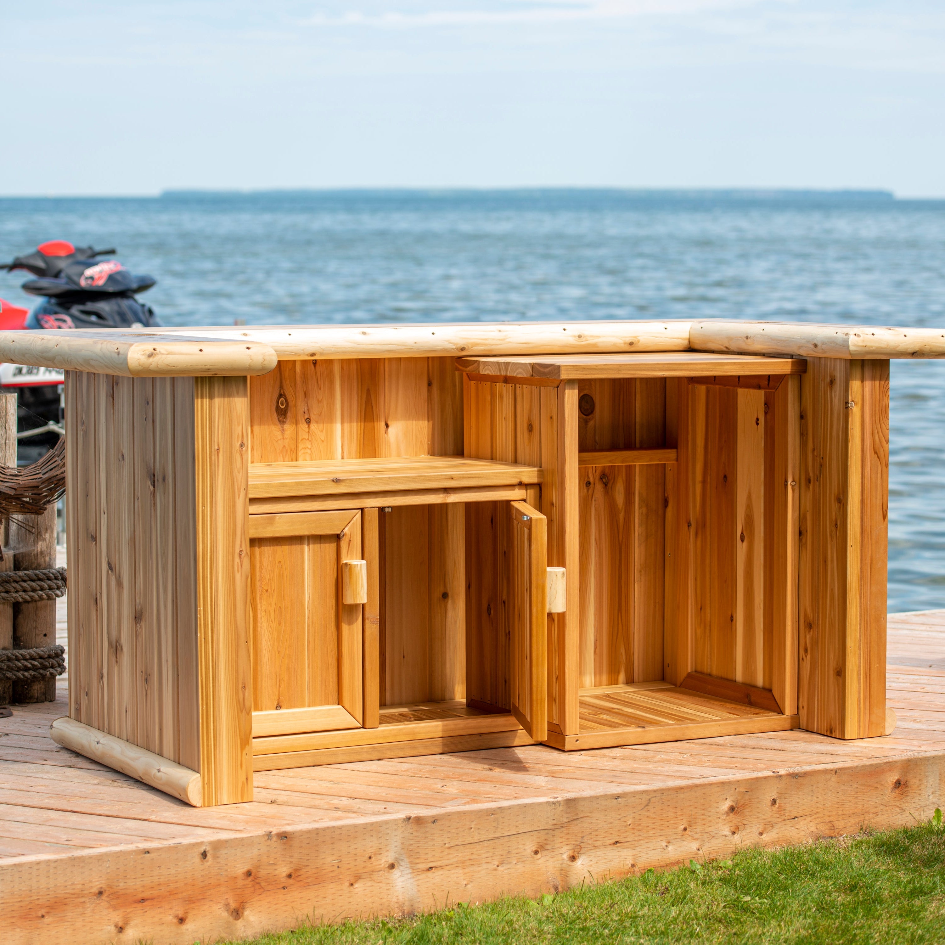 Leisurecraft Tropical Paradise Tiki Bar with Cabinet and Fridge Opening