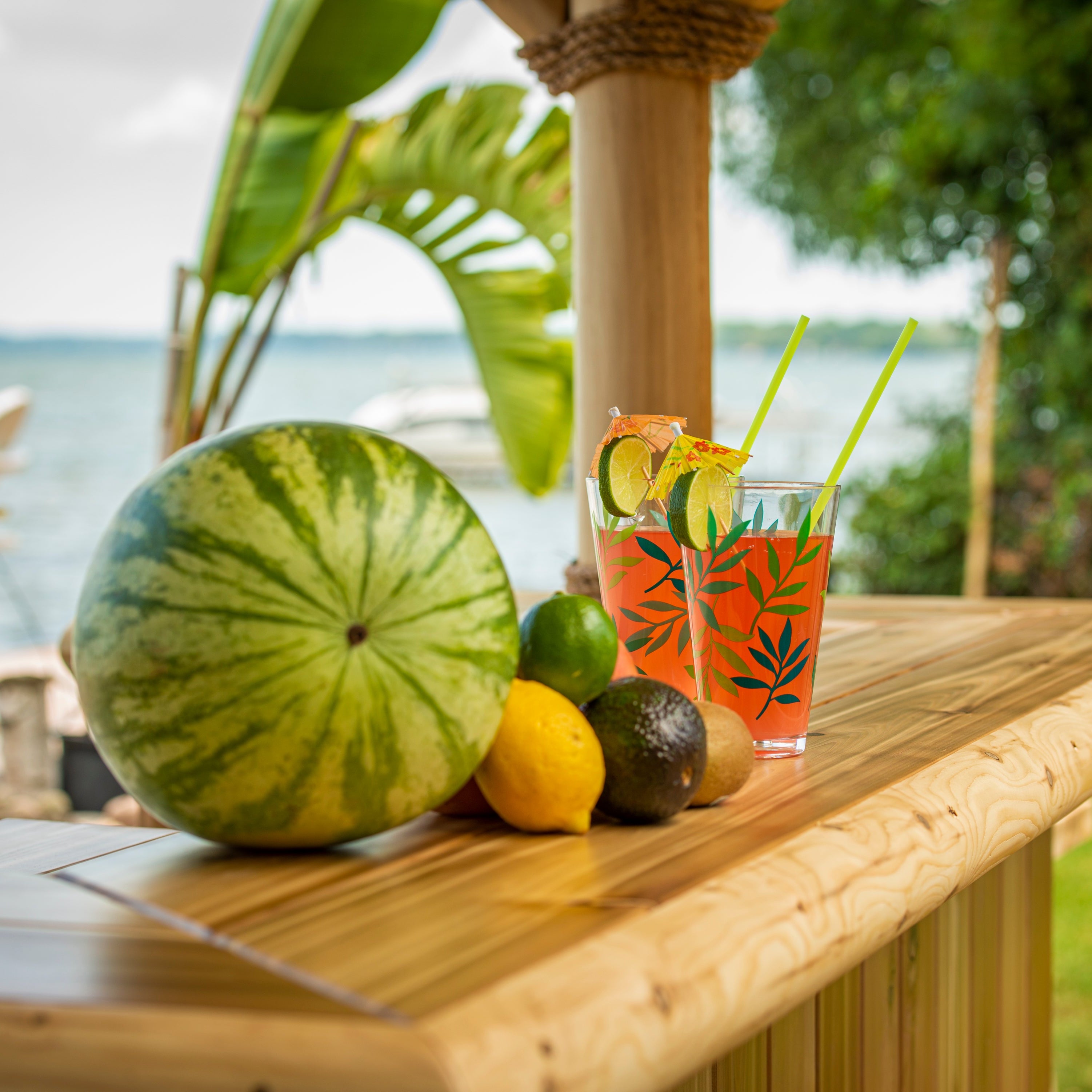 Leisurecraft Tropical Paradise Tiki Bar with Cabinet and Fridge Opening